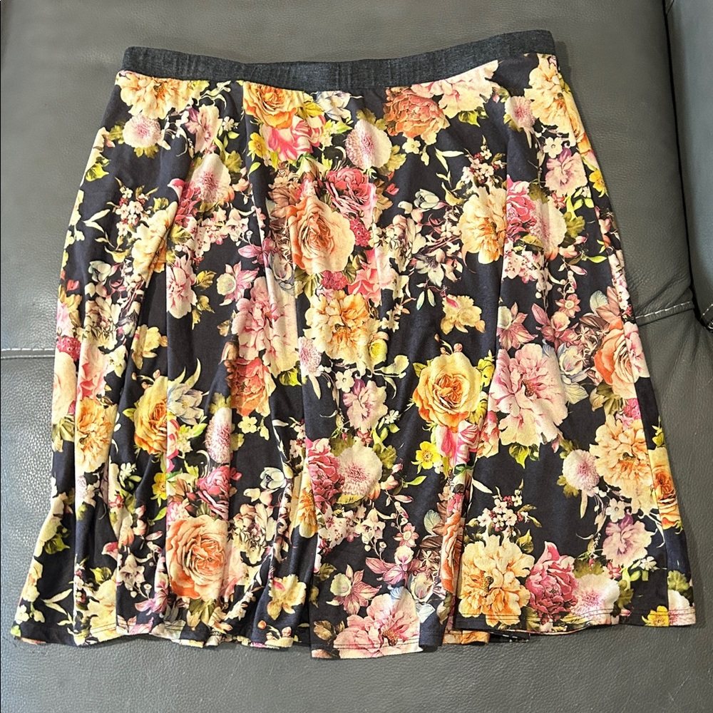 Le Lis Floral Print Women's Skirt. Size 1X